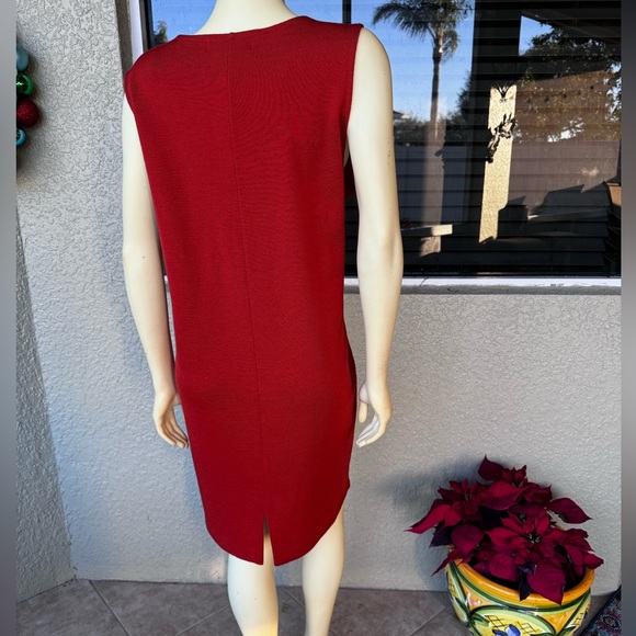 Harve Bernard Shift Dress - Picture 7 of 9